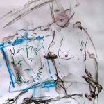 Frauenakt, auf dem Boden sitzend, in der Hand ein Bild mit einem Signum von Manfred Forschner
